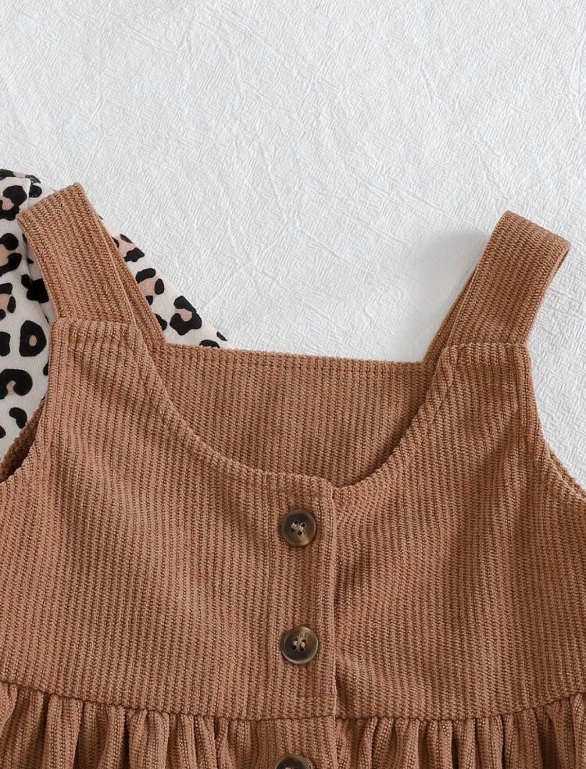 2pcs Baby Girl Leopard Print Long Sleeve Ruffle Hem Sweatshirt And Bib Overall Dress Set.