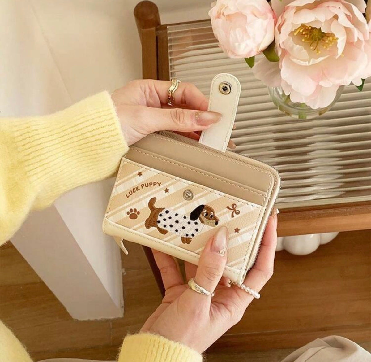 Trends Sausage Dog Design Wallet, Fashionable Card Holder, Portable Wallet.( Delivery by 15th October)