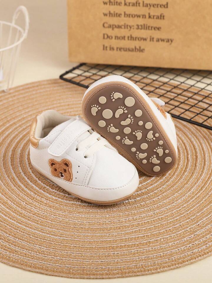 1pair Unisex Cartoon Bear Design Anti-Slip Pu Hook And Loop Closure Soft Comfortable Shoes.