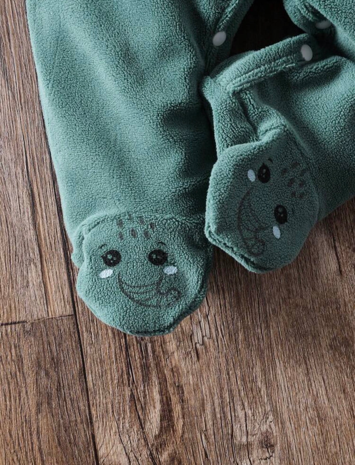 1pc Newborn Baby Green Plush Elephant Print Long Sleeve Footed Jumpsuit.