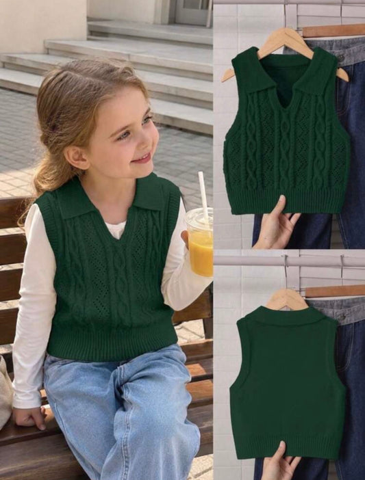 Young Girl Vintage Cable Knit Fashion Versatile Vest.