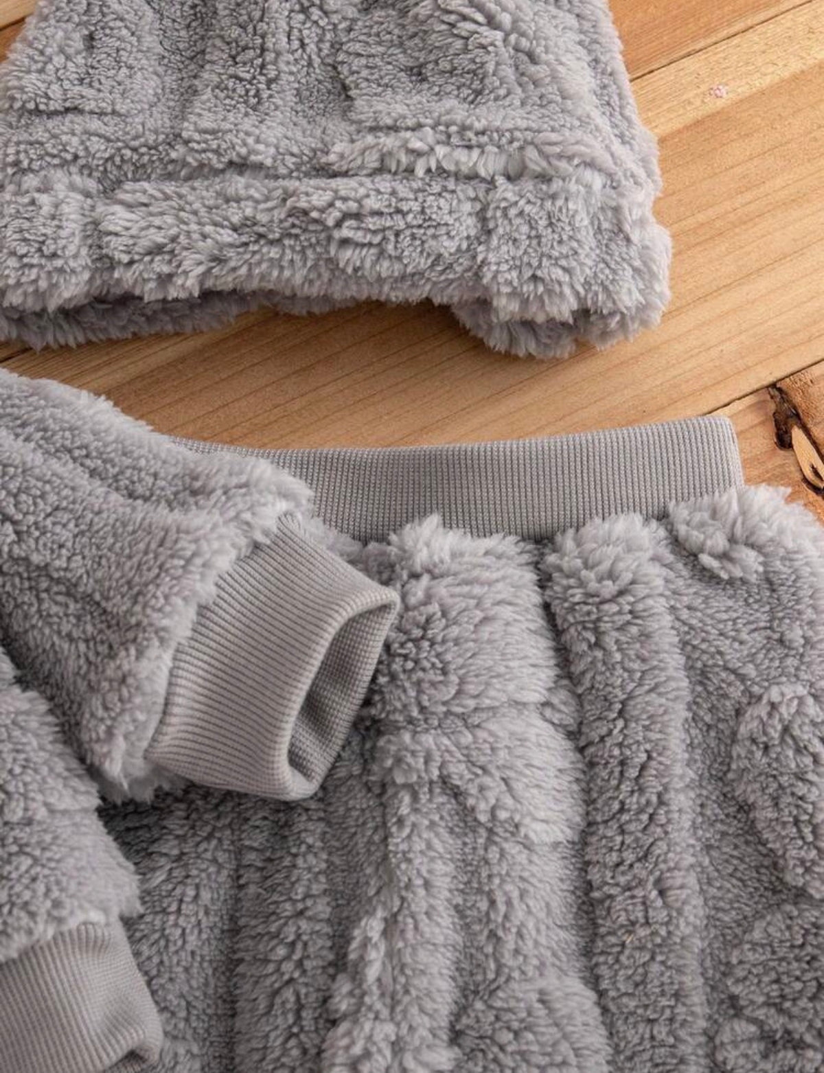Kids 3pcs/Set Baby Boys & Girls Grey Autumn Cute Modest Family Matching Plush Bear Jacquard Fleece Crew Neck Sweatshirt, Fleece Sweatpants & Plush Ear Hat.( Delivery by 10th October)