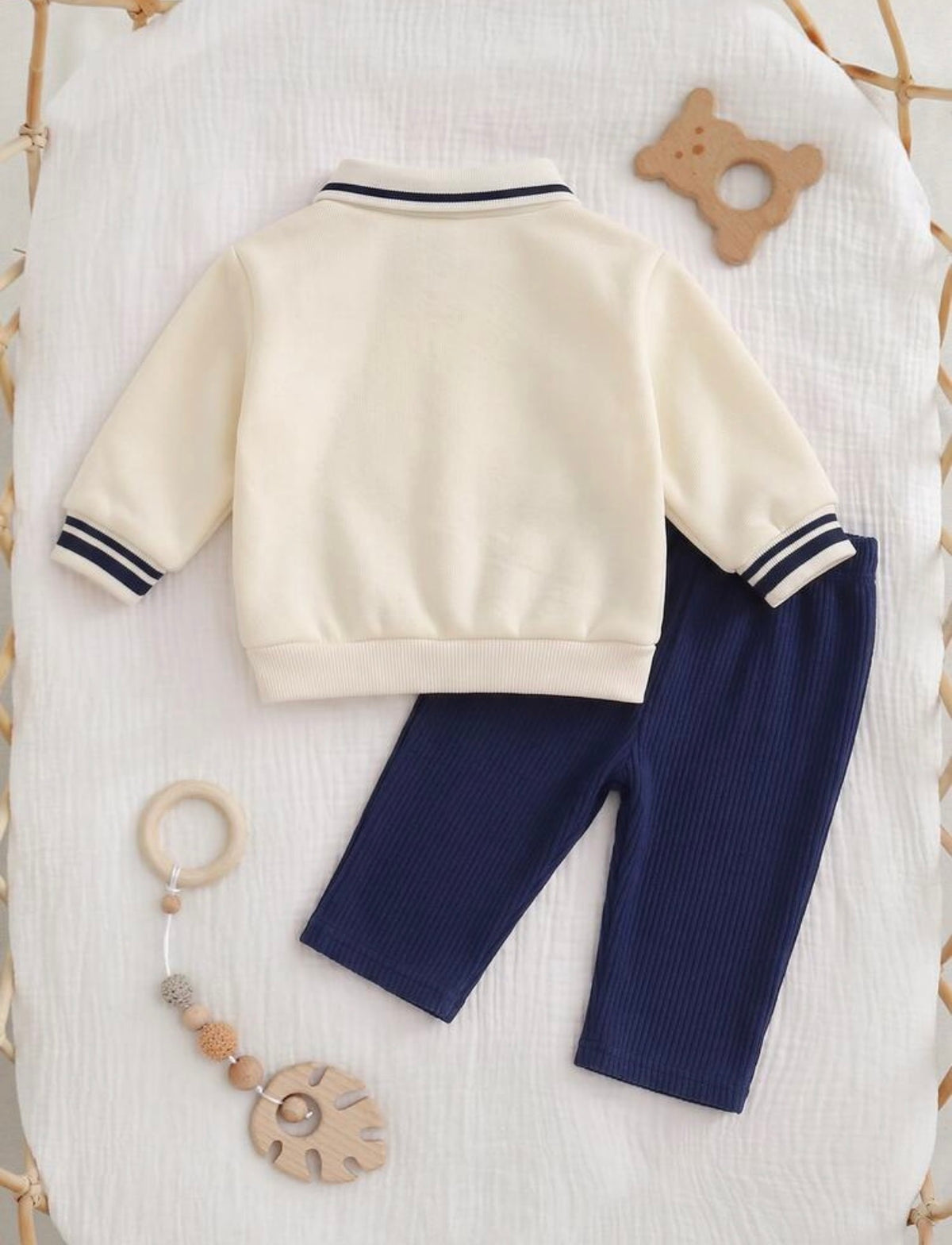 Bear Pattern Contrast Color Polo Collar Long Sleeve Sweatshirt And Pants Set Baby.