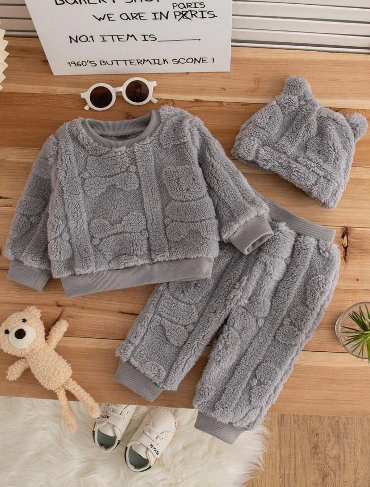 Kids 3pcs/Set Baby Boys & Girls Grey Autumn Cute Modest Family Matching Plush Bear Jacquard Fleece Crew Neck Sweatshirt, Fleece Sweatpants & Plush Ear Hat.( Delivery by 10th October)