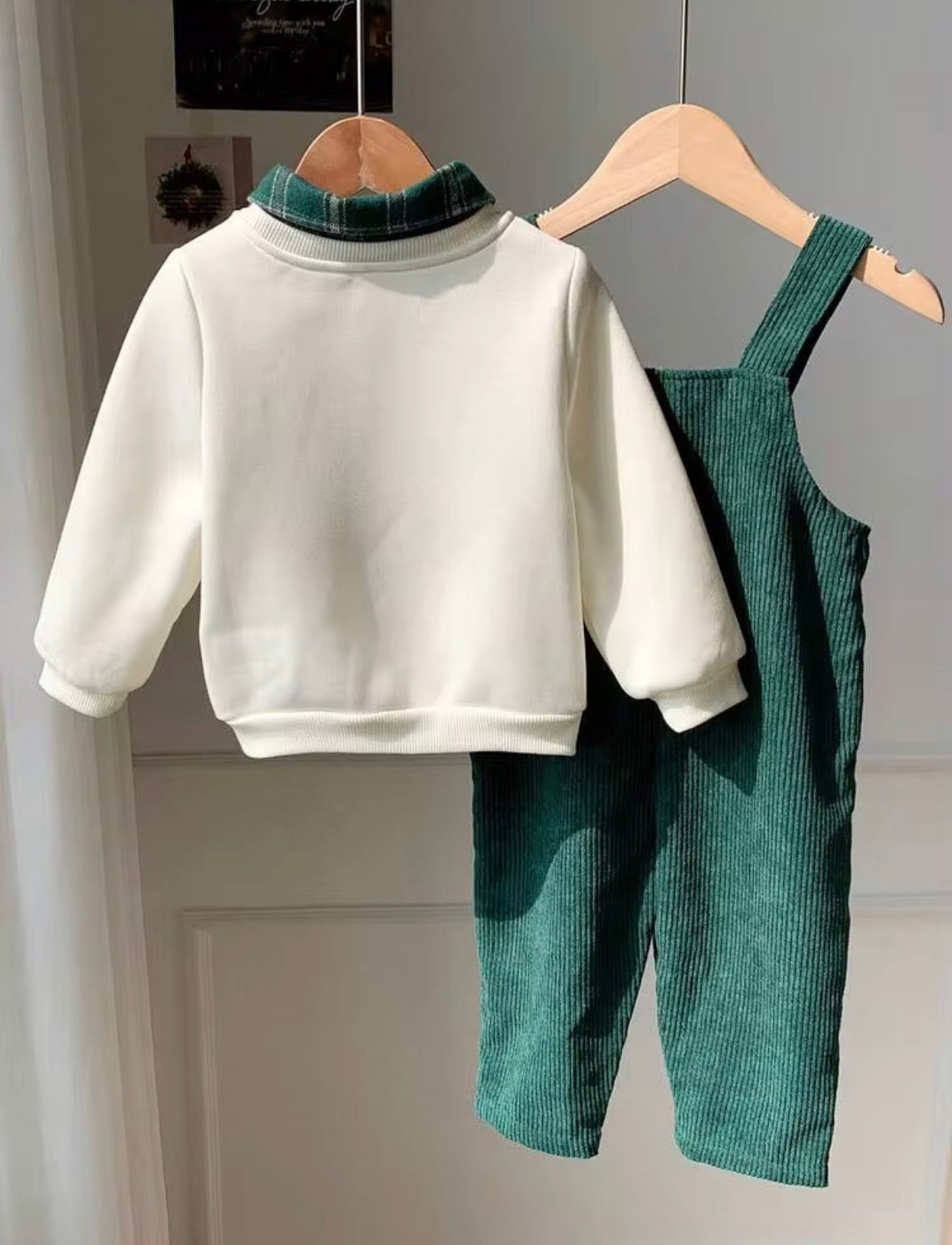 Boy Fall And Winter Clothes Outfit Set, 2pcs/Set Thermal Lined Thickened Apricot Sweatshirt Knit Top And Green Corduroy Plaid Overalls Jumpsuit Set (Delivery by 10th August)