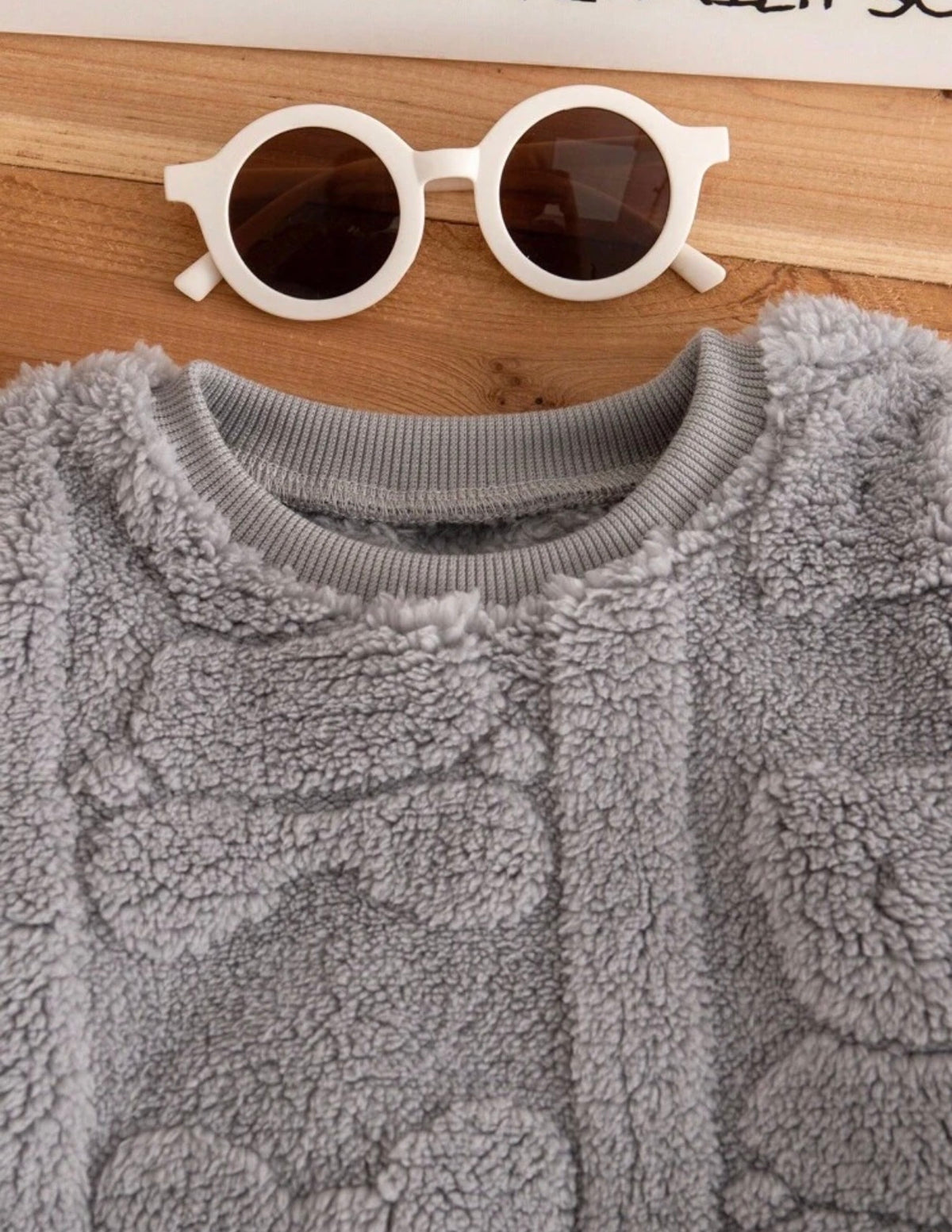 Kids 3pcs/Set Baby Boys & Girls Grey Autumn Cute Modest Family Matching Plush Bear Jacquard Fleece Crew Neck Sweatshirt, Fleece Sweatpants & Plush Ear Hat.( Delivery by 10th October)