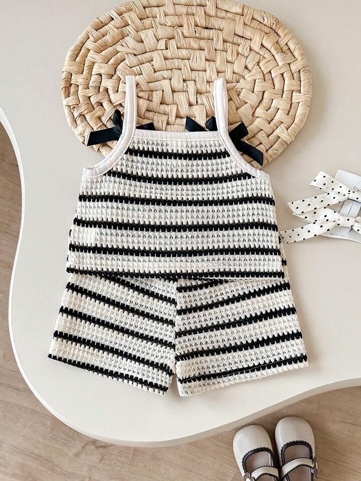 2pcs Baby Girls Sleeveless Striped Knit Jacquard Camisole Top + Elastic Waist Shorts Casual Cute Set, Suitable For Summer.